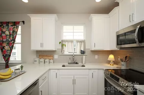 Kitchen - 711 Beaty St, Davidson, NC 28036 photo 4 of 5