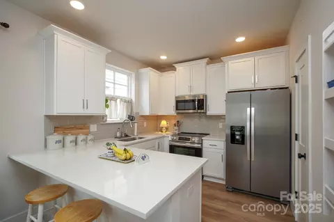 Kitchen - 711 Beaty St, Davidson, NC 28036 photo 3 of 5