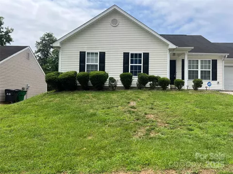 5523 Stone Bluff Ct, Charlotte, NC 28214