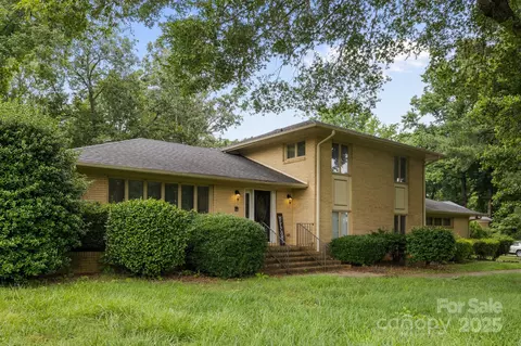 6017 Sierra Dr, Charlotte, NC 28216