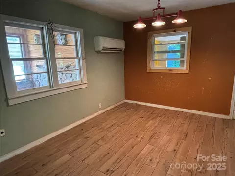 Living - 333 Thermal View Dr, Tryon, NC 28782 photo 2 of 5