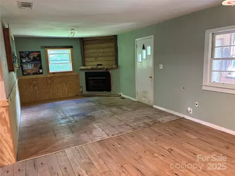 Living - 333 Thermal View Dr, Tryon, NC 28782 photo 4 of 5