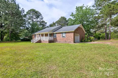 589 White Pines Cir, Camden, SC 29020