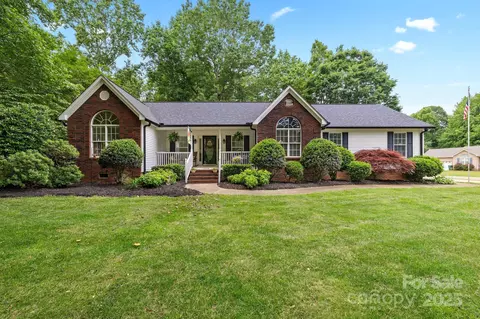 1004 Gracebrook Dr, Salisbury, NC 28147
