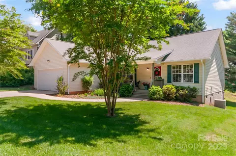 20 Grove Garden Ave, Candler, NC 28715