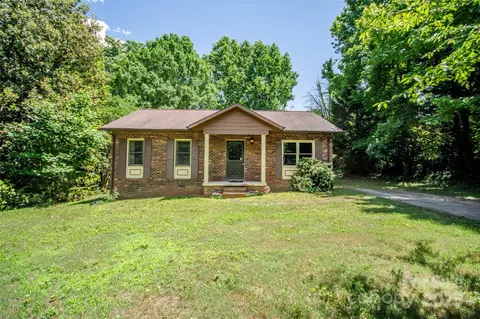 110 Book Ct, Statesville, NC 28677