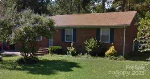 2603 N Hills Dr, New Bern, NC 28562