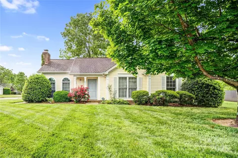 8901 English Saddle Ln, Charlotte, NC 28273