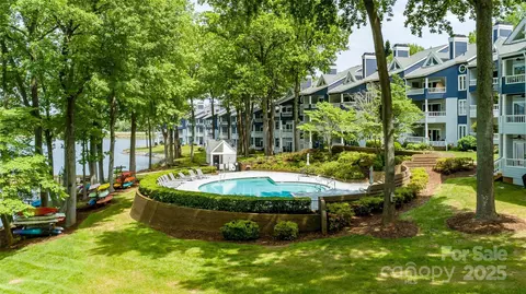 302 Northwest Dr, Davidson, NC 28036 photo 7