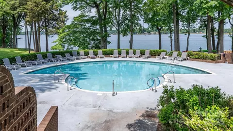 302 Northwest Dr, Davidson, NC 28036 photo 8