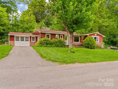 49 Caring Place Loop, Clyde, NC 28721 photo 2