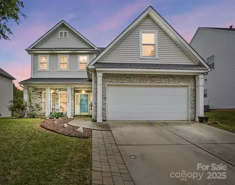 2324 Oakdale Creek Ln, Charlotte, NC 28216