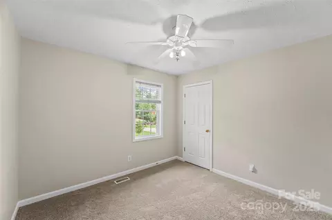 Bedroom - 205 Davis Dr, Morganton, NC 28655 photo 4 of 8