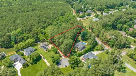 9207 Belle Pines Ct, Sherrills Ford, NC 28673