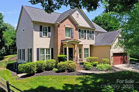 6206 Glencairn Ct, Charlotte, NC 28269