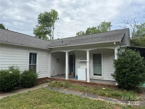 6507 Chewink Ct, Charlotte, NC 28227