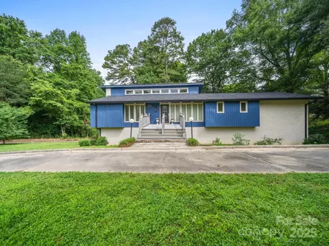 1261 Westbrook Cir, Gastonia, NC 28052