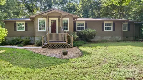 8321 Walkup Rd, Waxhaw, NC 28173