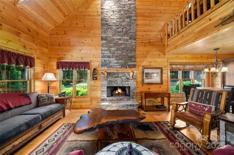86 Sweet Birch Dr, Maggie Valley, NC 28751