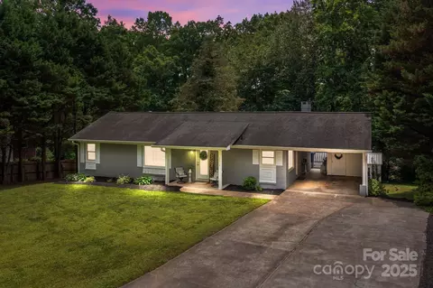 312 Walton Dr, Statesville, NC 28625