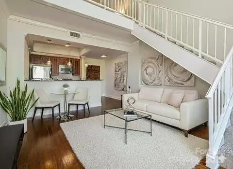 300 W 5th 723 St #723, Charlotte, NC 28202
