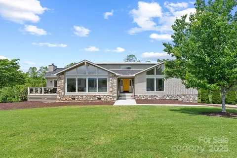5 Loridon Dr, Weaverville, NC 28787