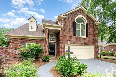 7031 Walton Heath Ln, Charlotte, NC 28277