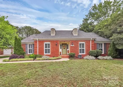 10024 Tealridge Ln, Charlotte, NC 28277