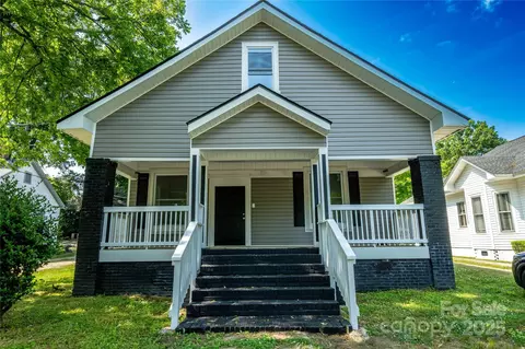 112 Hampton St, Chester, SC 29706