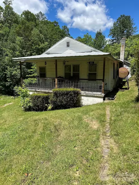 611 Johnson Hollow Rd, Bakersville, NC 28705