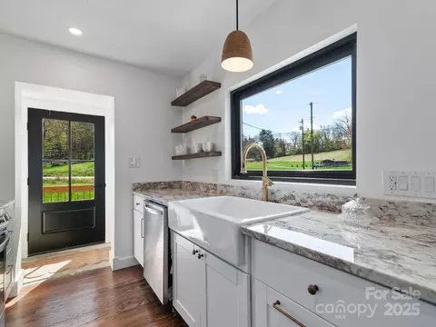 Kitchen - 21 Murray Rd, Canton, NC 28716 photo 2 of 2