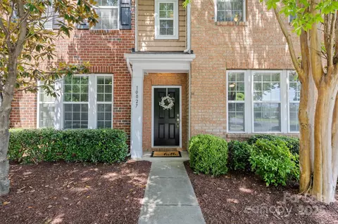 10027 Juniper Trace Dr, Charlotte, NC 28277