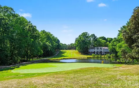 8005 Horse Chestnut Ln, Charlotte, NC 28277
