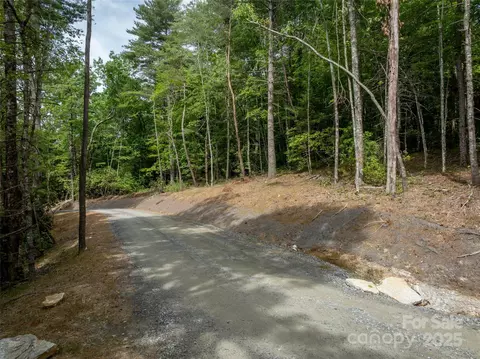 99999 Bulling Creek Rd, Penrose, NC 28739