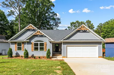 2027 Marquesas Ave, Tega Cay, SC 29708