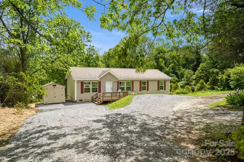 138 S Carolina Ave, Hendersonville, NC 28739