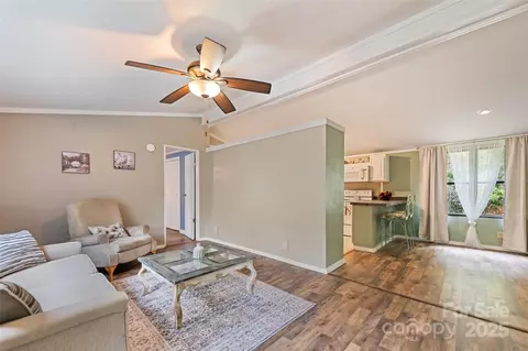 100 Bettys Dr, Waynesville, NC 28786