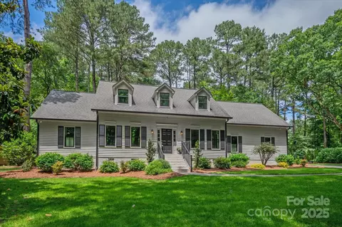 516 Amanda Dr, Weddington, NC 28104