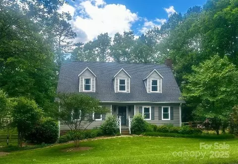 4014 Wandering Ne Ln NE, Hickory, NC 28601