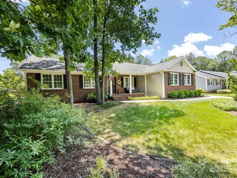 4925 Cedar Forest Dr, Charlotte, NC 28226