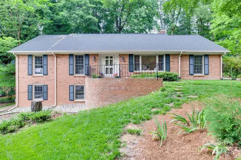 6626 Rocky Falls Rd, Charlotte, NC 28211