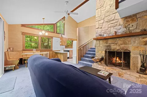 Living - 212 Saddle 29 Ln #29, Deep Gap, NC 28618 photo 3 of 3