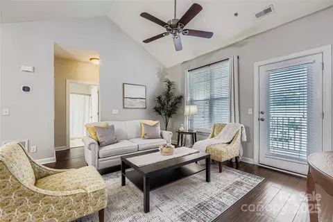 18605 Ruffner 3e Dr #3E, Cornelius, NC 28031 photo 3