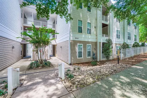 18605 Ruffner 3e Dr #3E, Cornelius, NC 28031