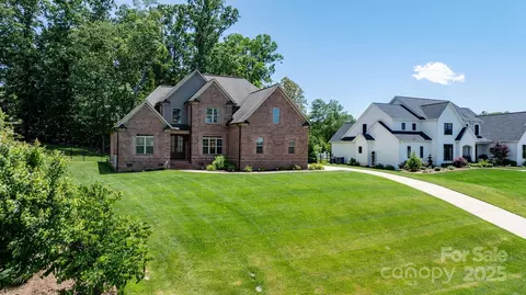 73 41st Nw Ave NW, Hickory, NC 28601 photo 3