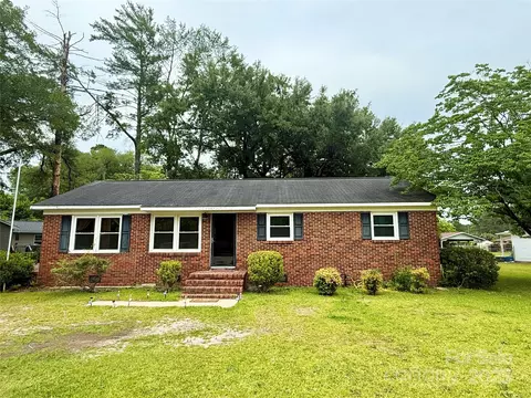 101 Windsor Dr, Cheraw, SC 29520