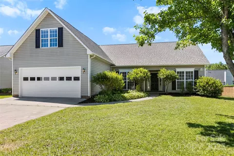 370 Running Briar Rd, Fletcher, NC 28732