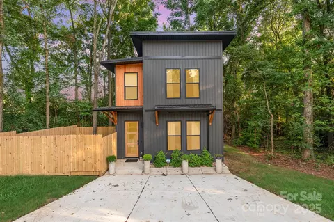 411 Granby Cir, Charlotte, NC 28217