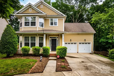 9410 Greenbank Ct, Charlotte, NC 28214