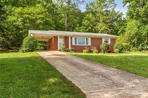 1125 Windy Acres St, Morganton, NC 28655